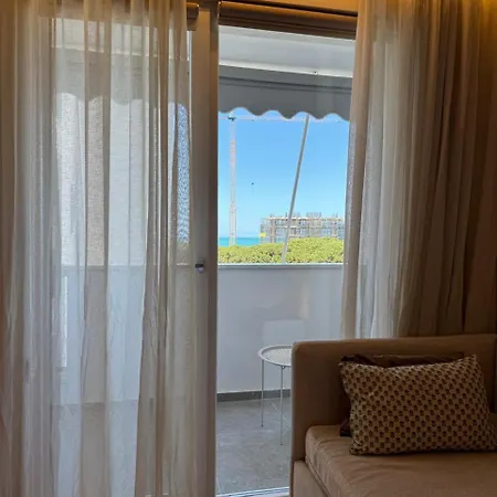 Modern Oasis - 5-min Walk To Appartamento