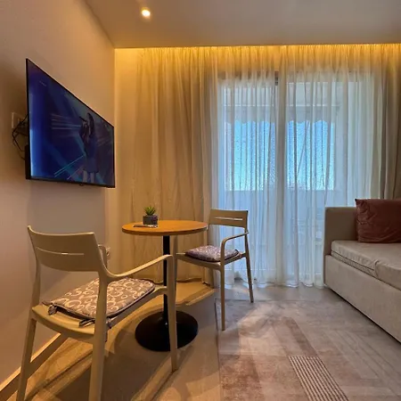 Modern Oasis - 5-min Walk To Appartamento *