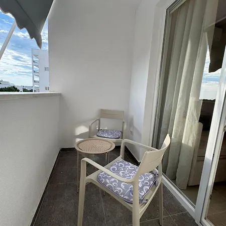Modern Oasis - 5-min Walk To Appartement Golem (Tirana)
